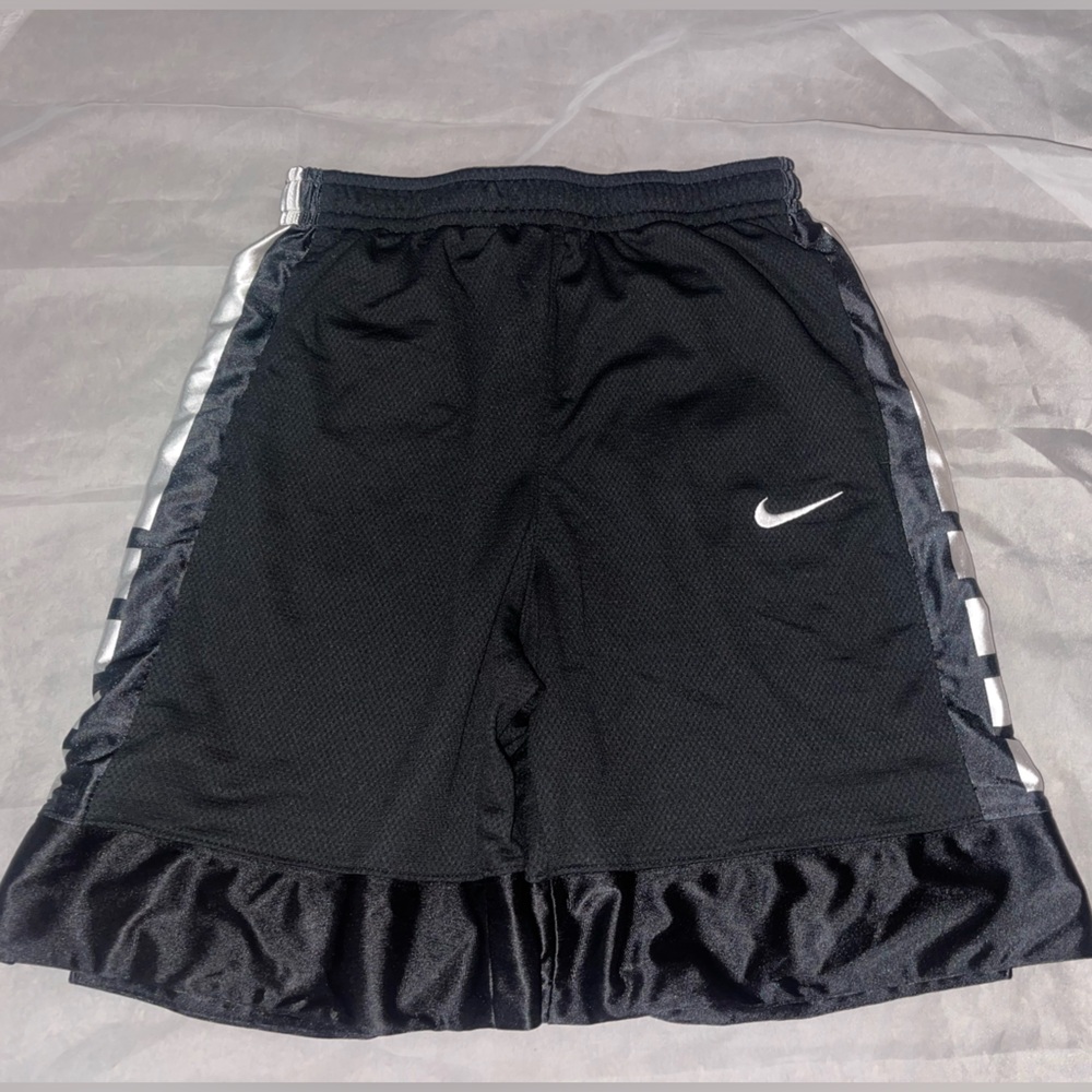 Boys Nike Dri-Fit Basketball Shorts - Size XL